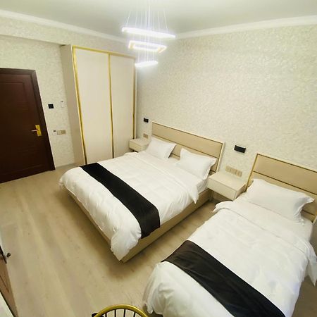 Baland Hotel Douchanbé Extérieur photo