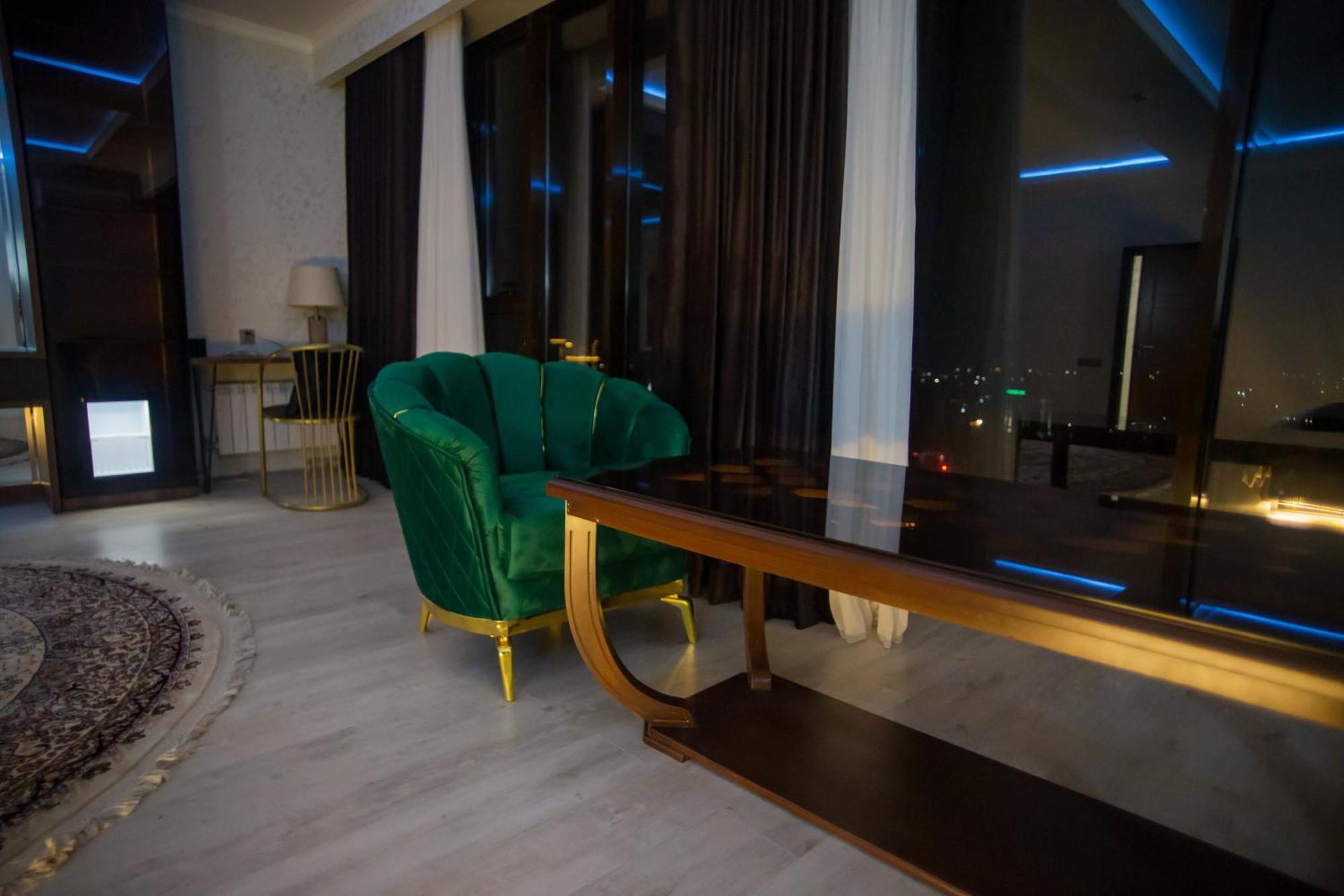Baland Hotel Douchanbé Extérieur photo