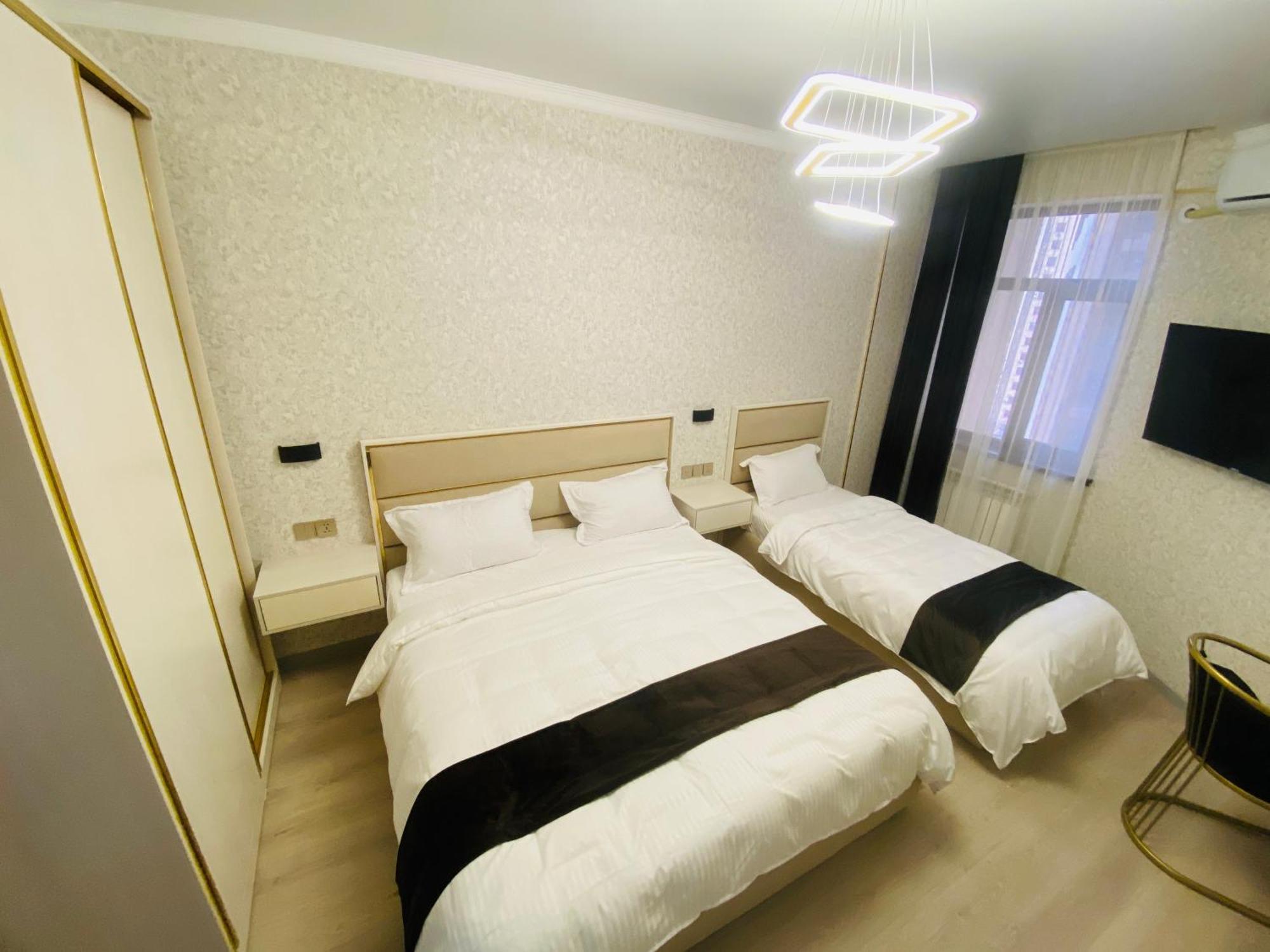 Baland Hotel Douchanbé Extérieur photo