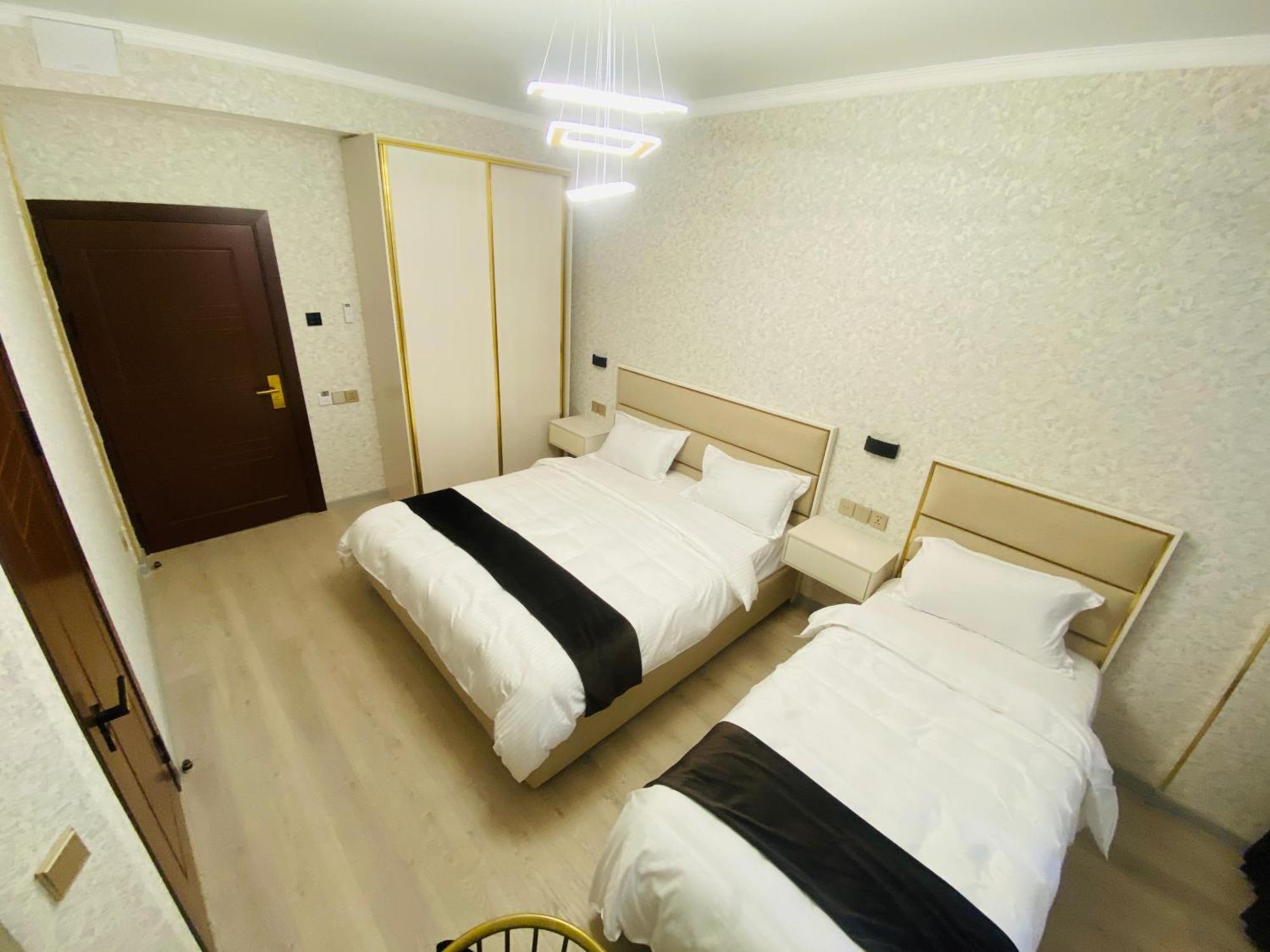 Baland Hotel Douchanbé Extérieur photo